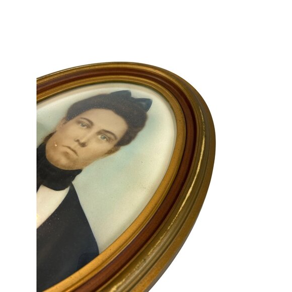 Antique Portrait Woman Convex Oval Wood Frame Victorian Stern Face - Picture 5 of 10
